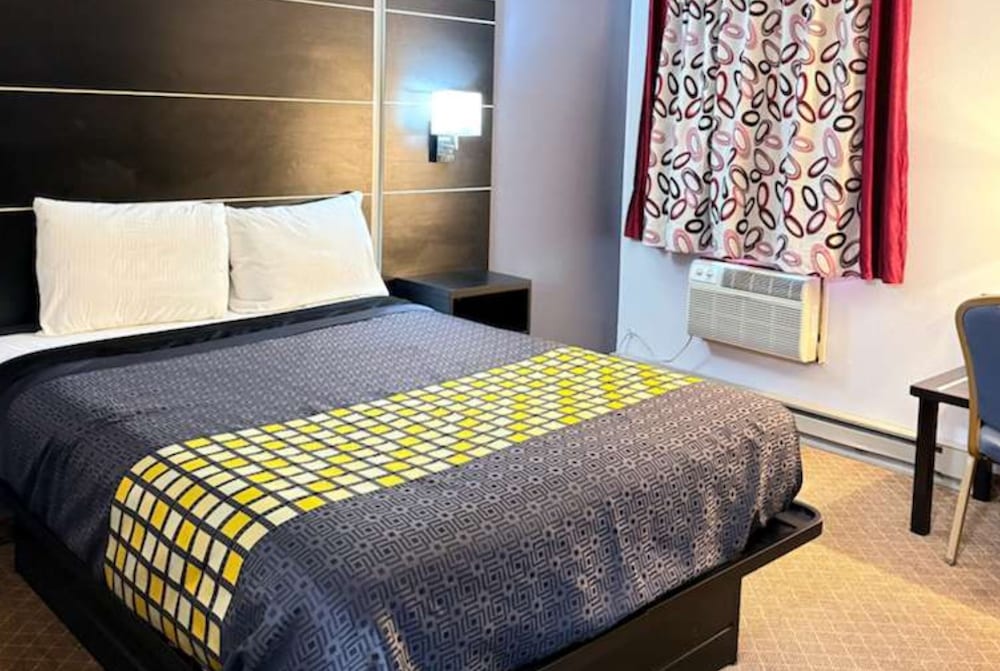Room, Queen Bed, Accessible, Coratel Inn & Suites by Jasper Hastings 5/9