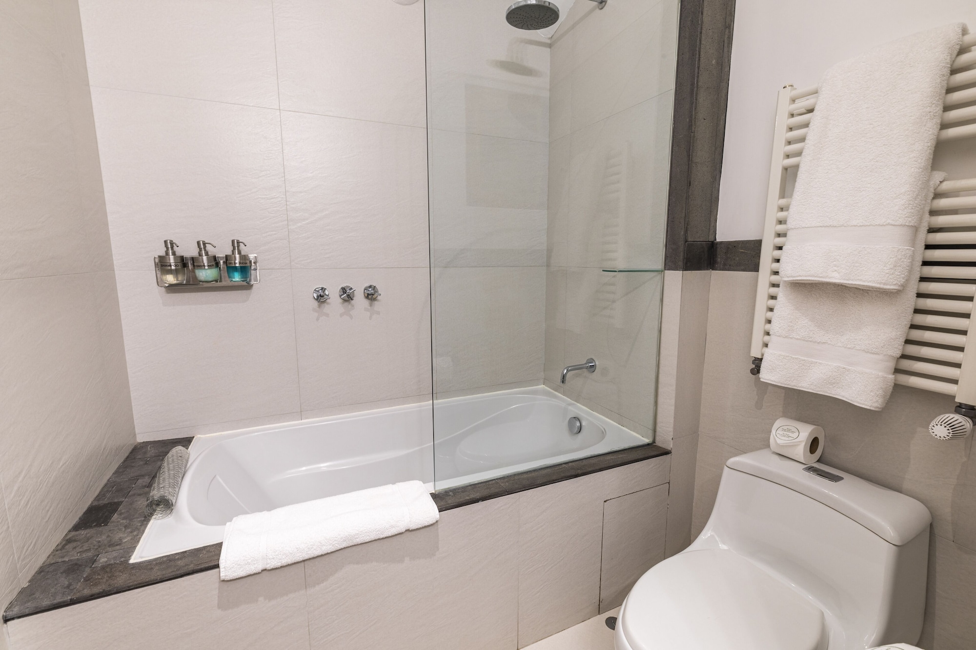 جناح بسرير كينج وسرير فردي، ANTIGUA CASONA SAN BLAS 10/10