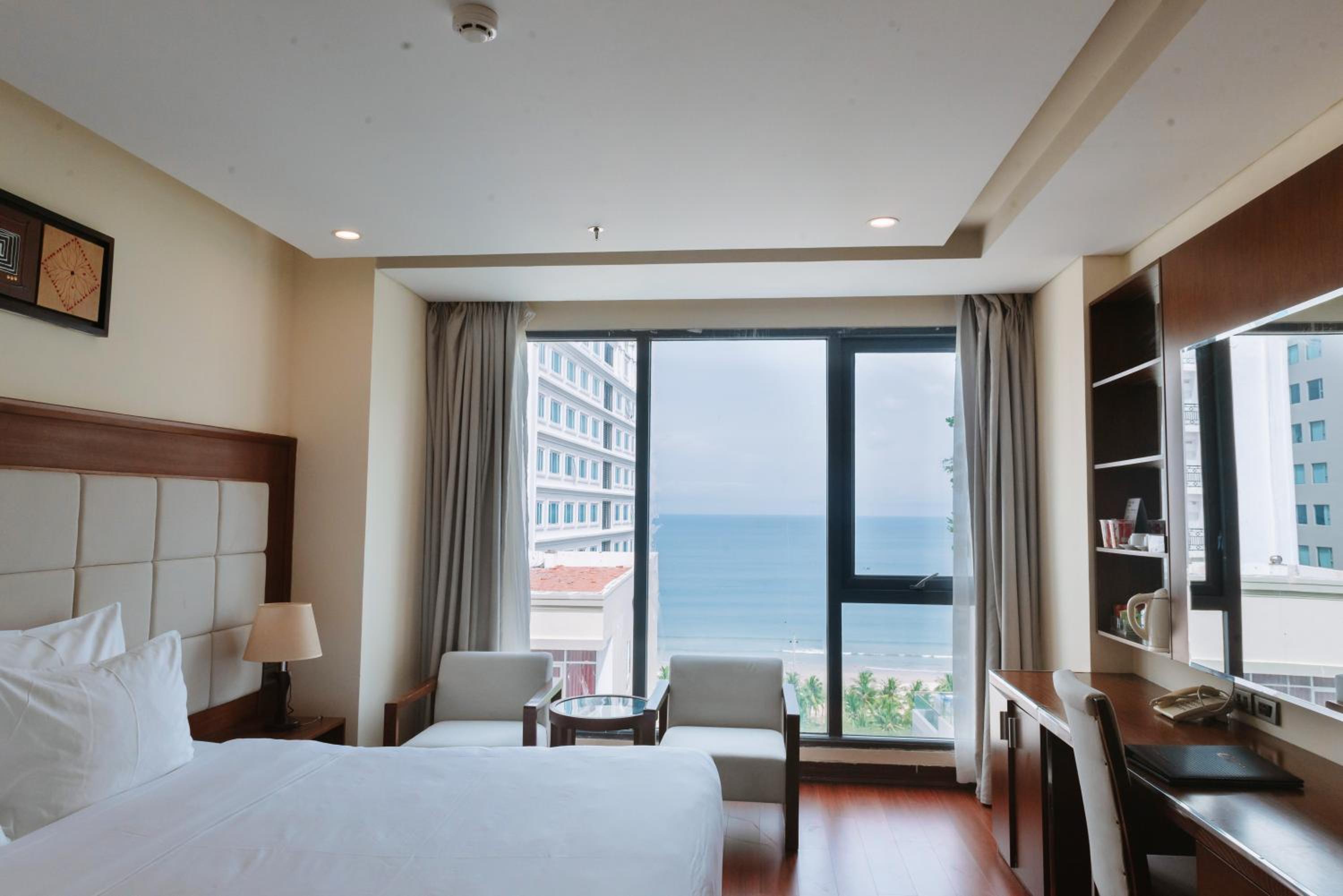 DELUXE, DOUBLE BED, SEA VIEW