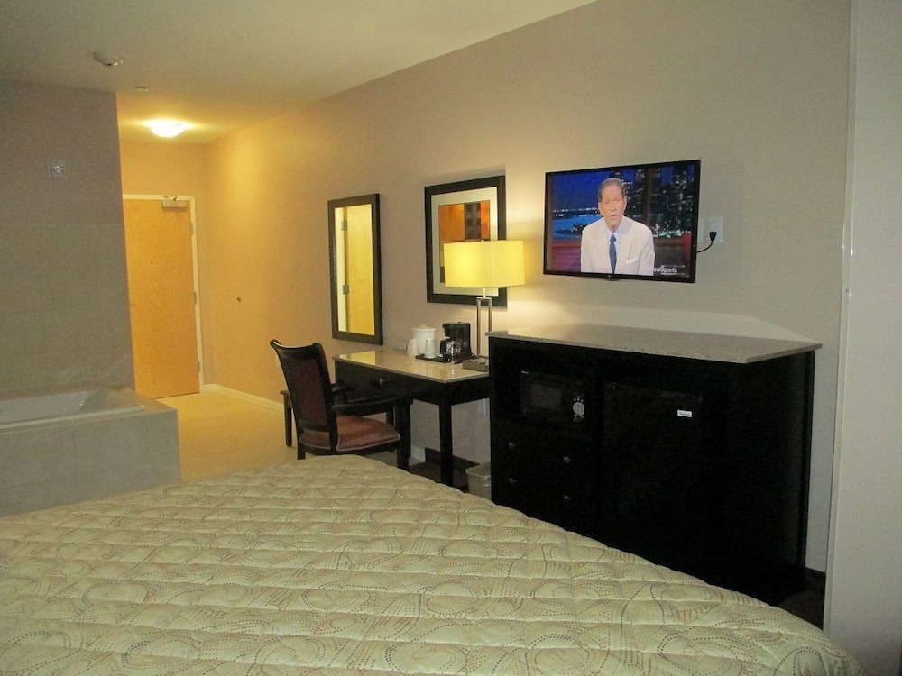 Red Carpet Inn And Suites Monmouth Jtc 17/38