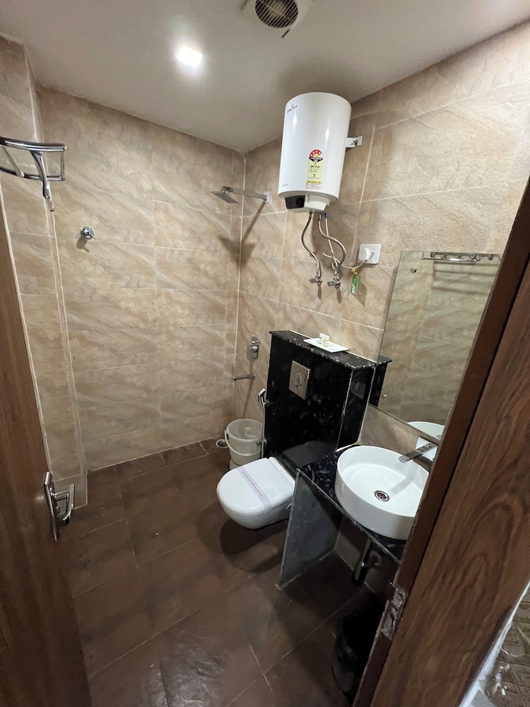 Hotel Royal Inn Igi 40/41