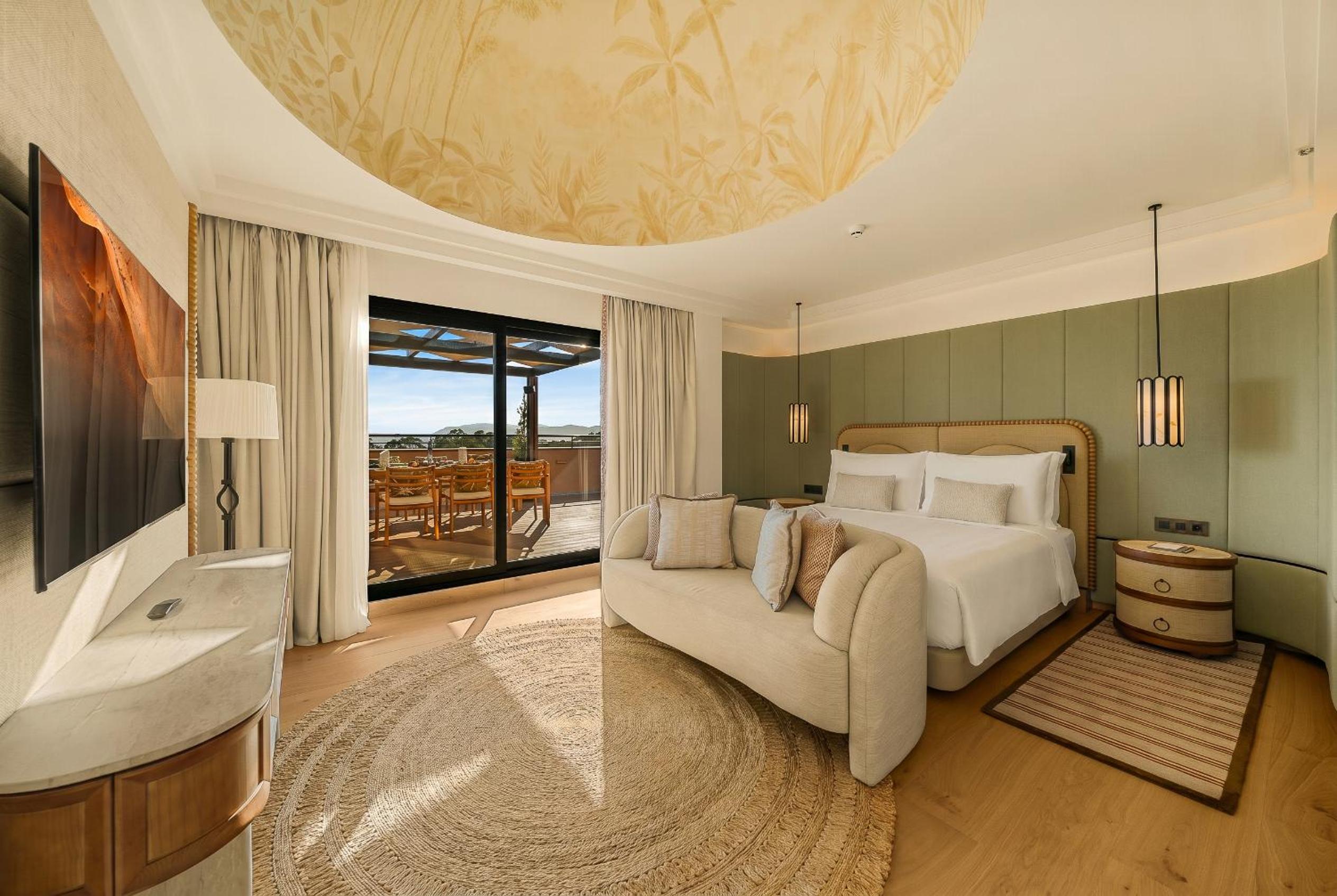 Suite, King Bed