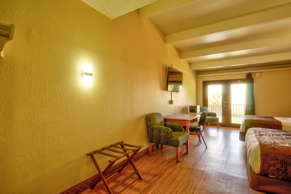 Clearwater Hotel 24/27