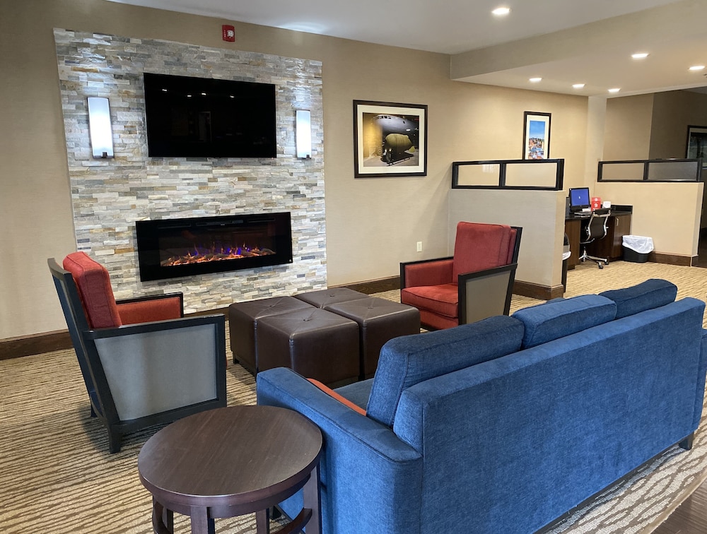 Comfort Suites Byron Warner Robins 28/40