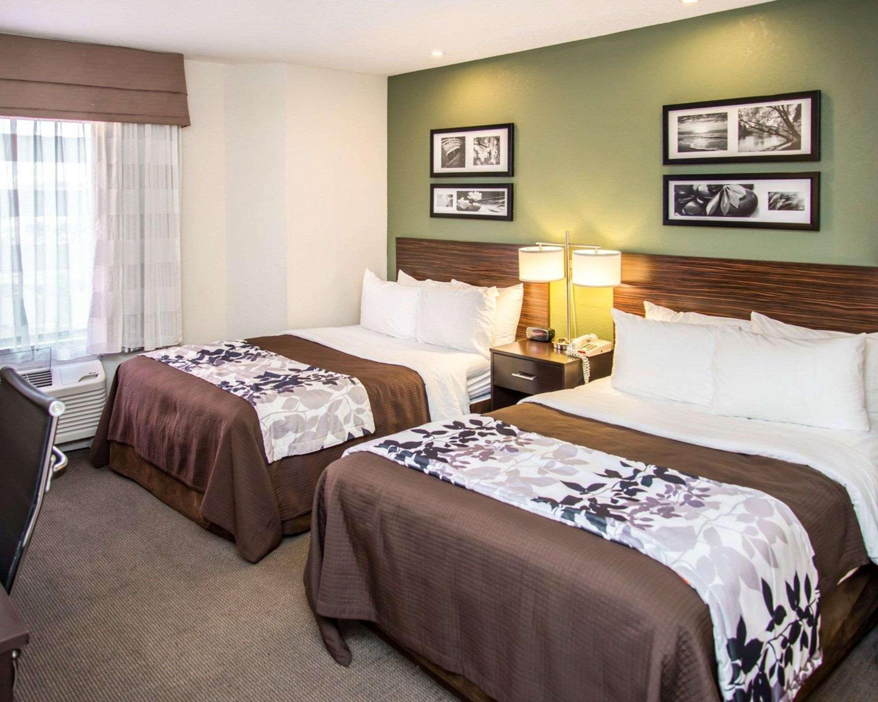UPGRADE, 2 QUEEN BEDS