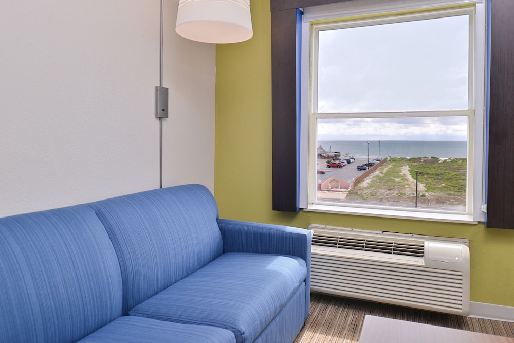 Holiday Inn Express & Suites Corpus Christi-N Padre Island 33/48