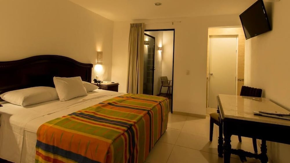 Maria Jose Hotel 9/41