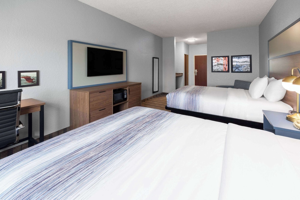 AmericInn by Wyndham Grinnell 23/60