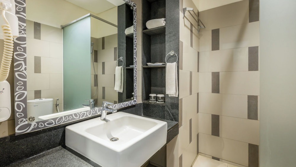 The Wujil Resort and Conventions Semarang 42/43