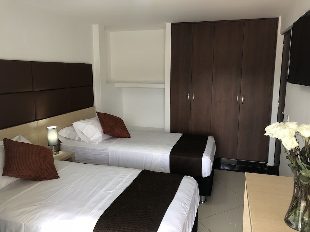 Hotel Csi Medellín 10/22