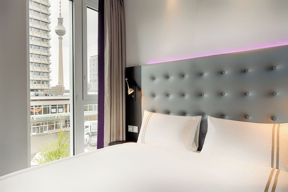 Premier Inn Berlin Alexanderplatz Hotel 19/53
