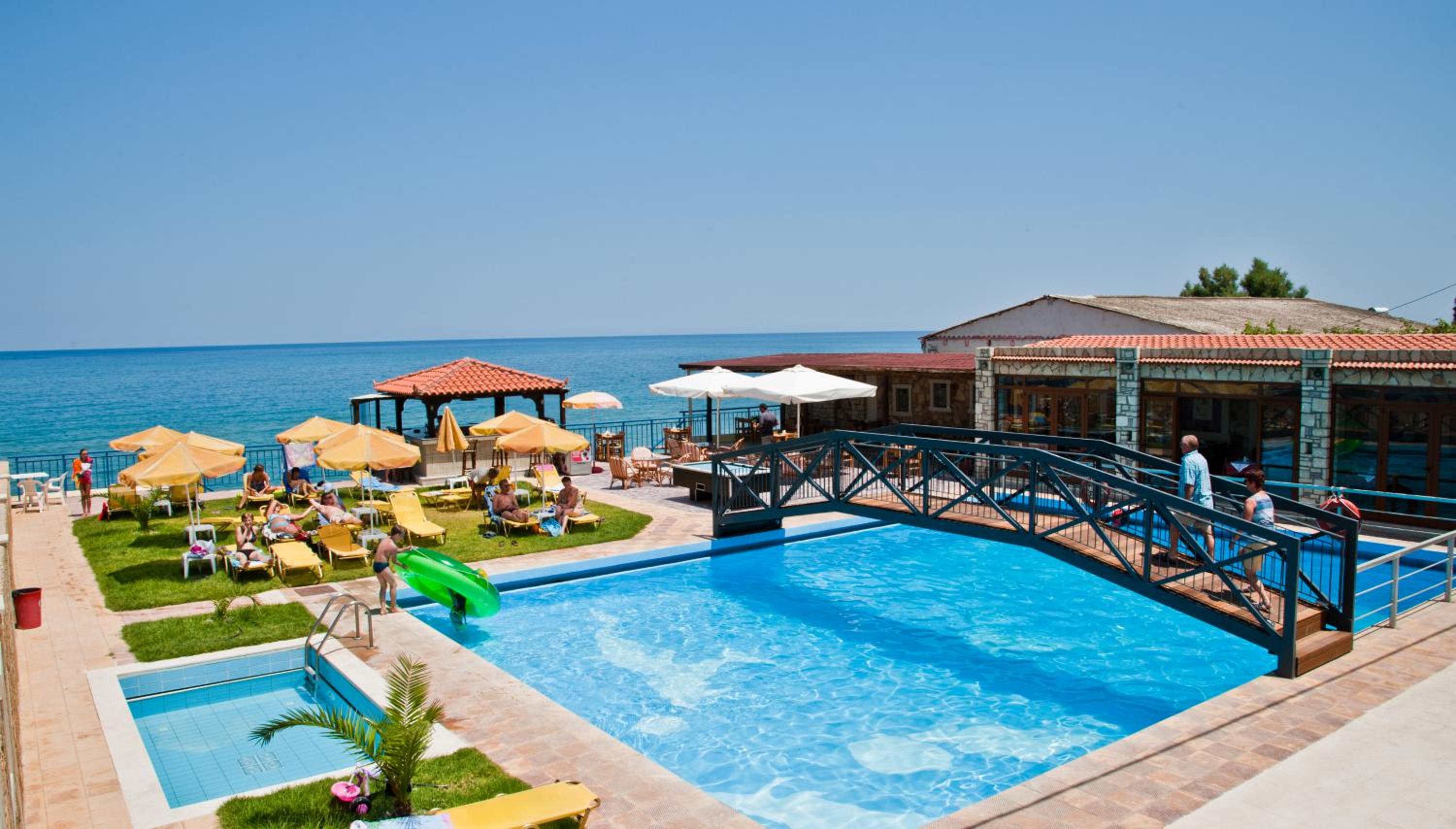 Ekavi Hotel Apartments 71/81