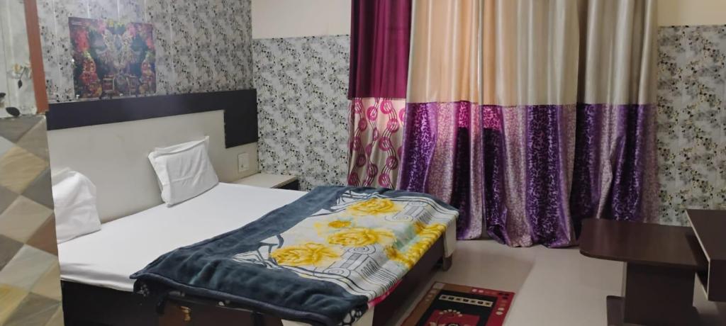 Hotel Krishna International 23/25