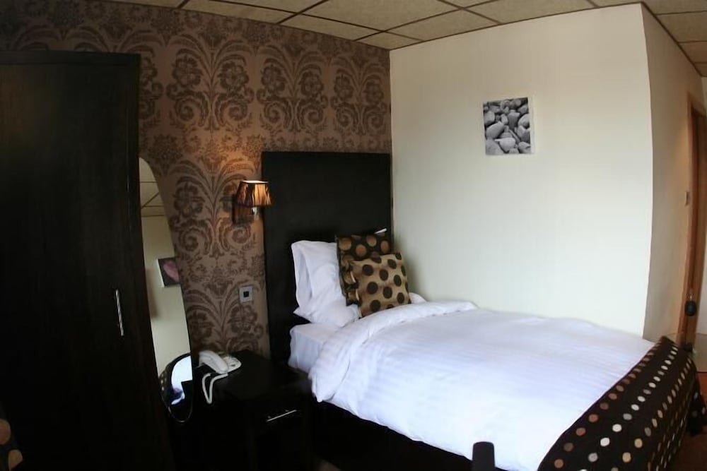Inn On The Prom 10/42