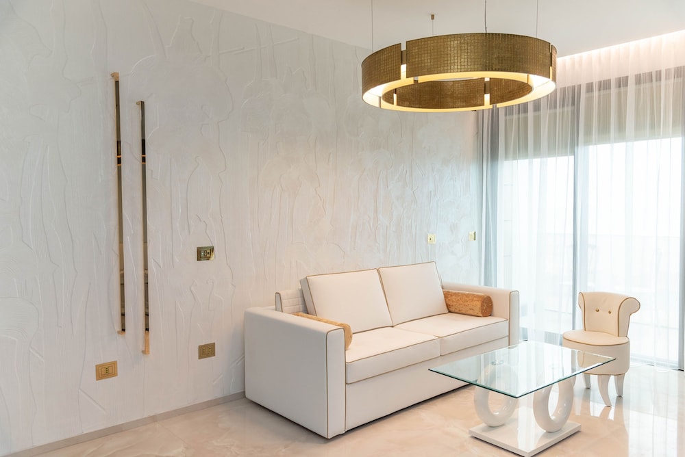The Promenade Luxury Wellness Hotel 49/68