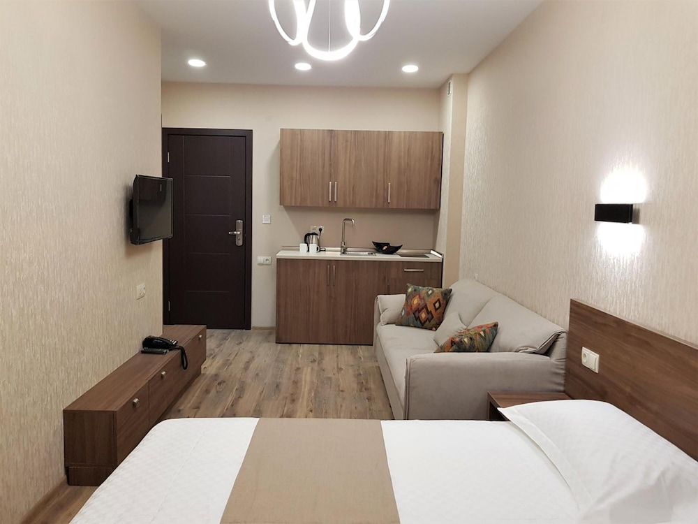 Crystal Resort 30/49
