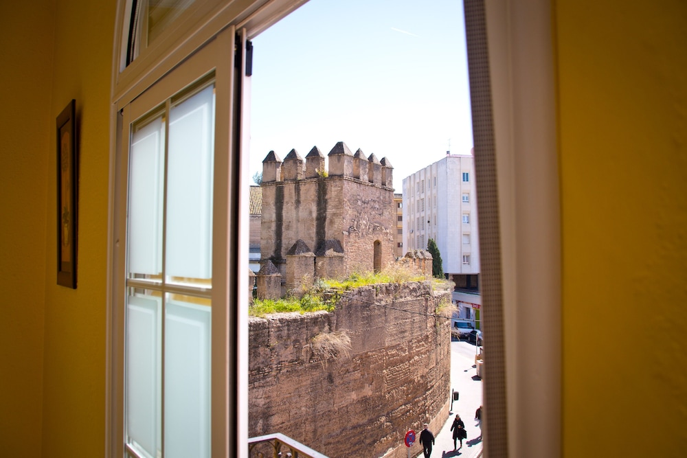 Hostal La Muralla 39/48