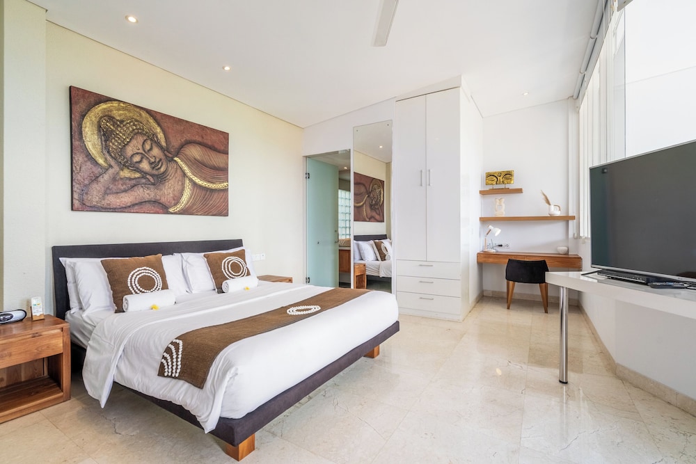 3 BEDROOMS, LUXURY, VILLA, POOL VIEW