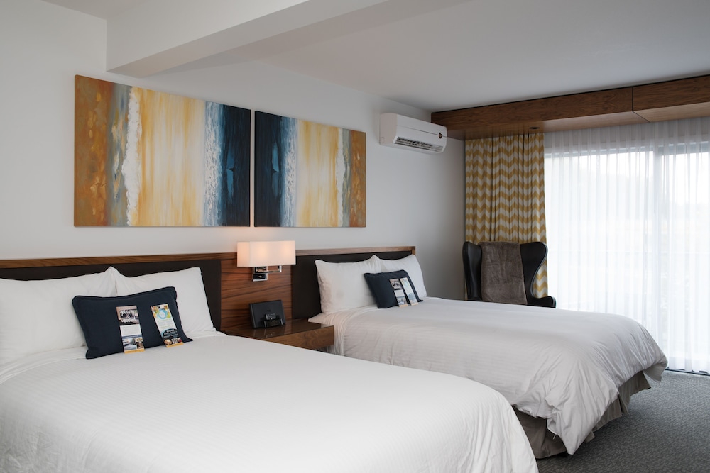 Qualicum Beach Inn 24/70