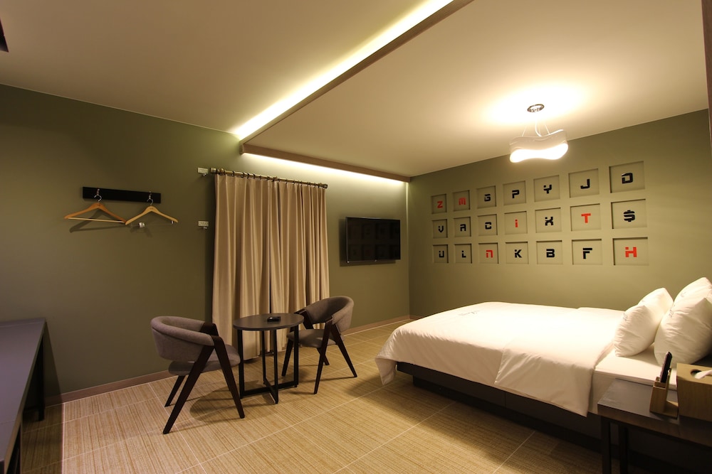 The Zenith Hotel 14/60