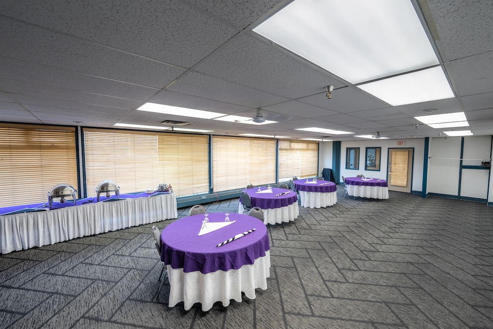 Sternwheeler Hotel & Conference Centre, Trademark by Wyndham 38/56