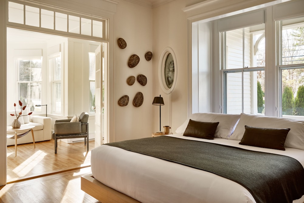 Walker, Suite, King Bed