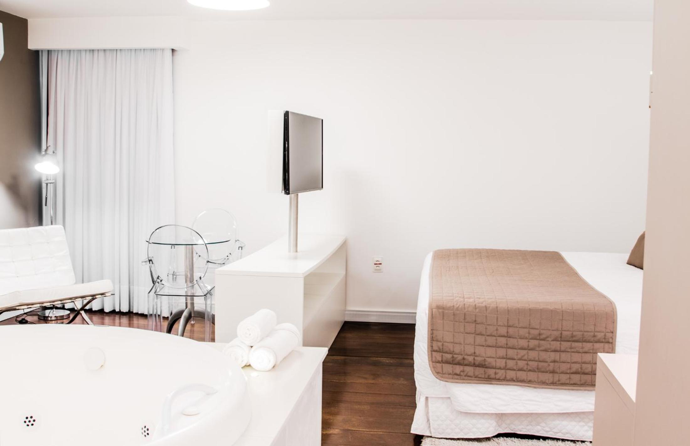 جناح بسرير كوين، Hotel Rieger 8/10