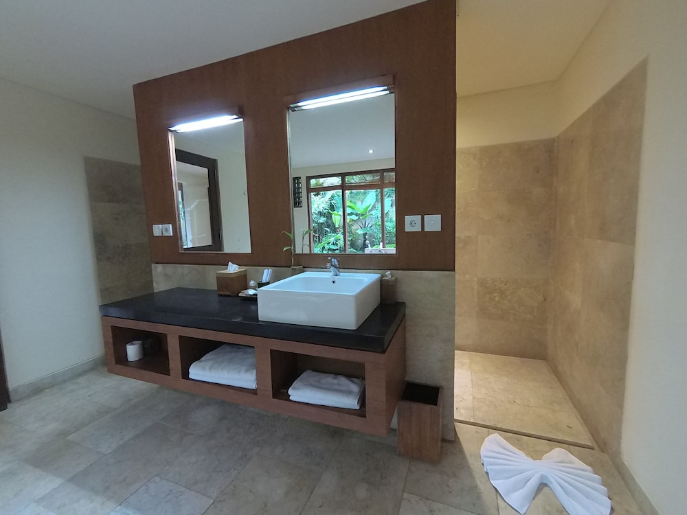 Motama Villa 47/50