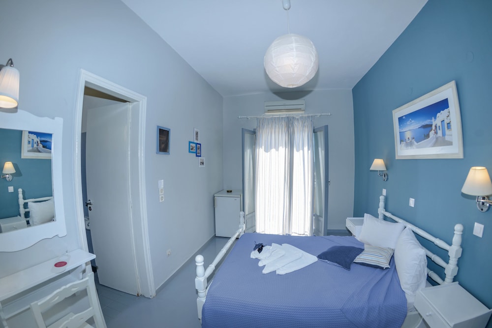 غرفة قياسية بسرير مزدوج بشرفة، Nostos Hotel 2/6