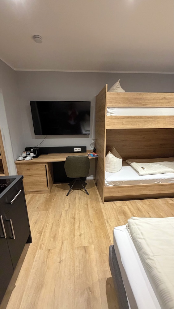 Hotel Senator 13/34