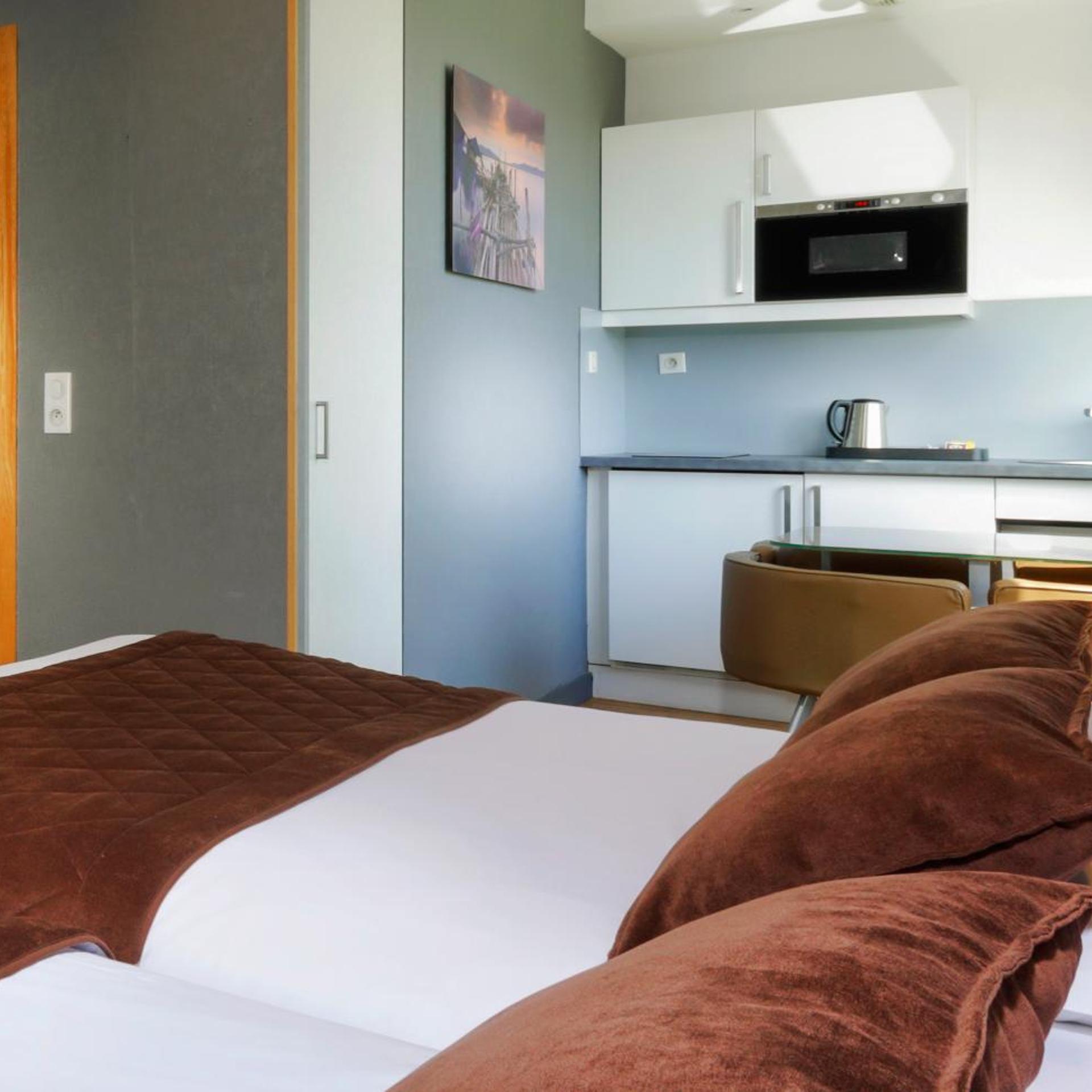 Room, Triple, Single Bed, Terrace