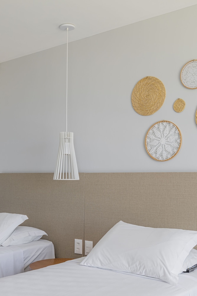 DELUXE, TWIN BEDS, OCEAN FRONT