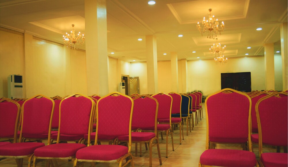 Swiss Spirit Hotel And Suites Danag 47/52