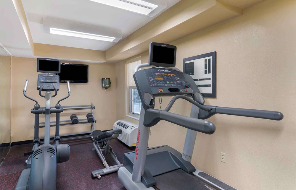 Extended Stay America Suites Newport News Yorktown 31/53