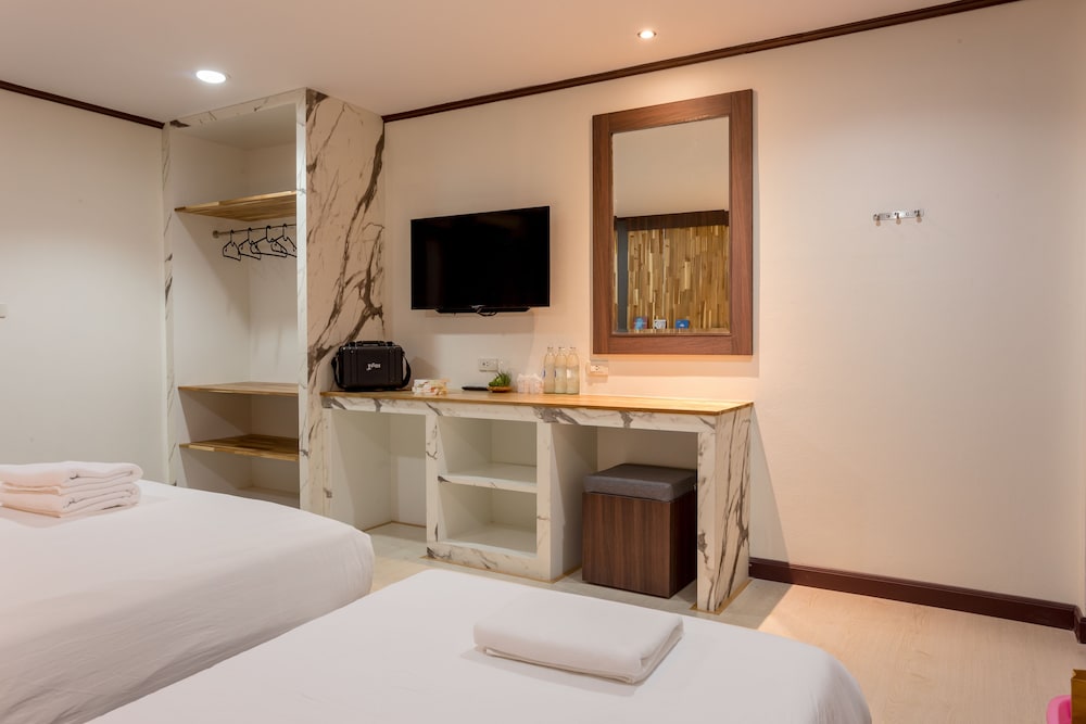 Phimai Paradise Hotel 11/50