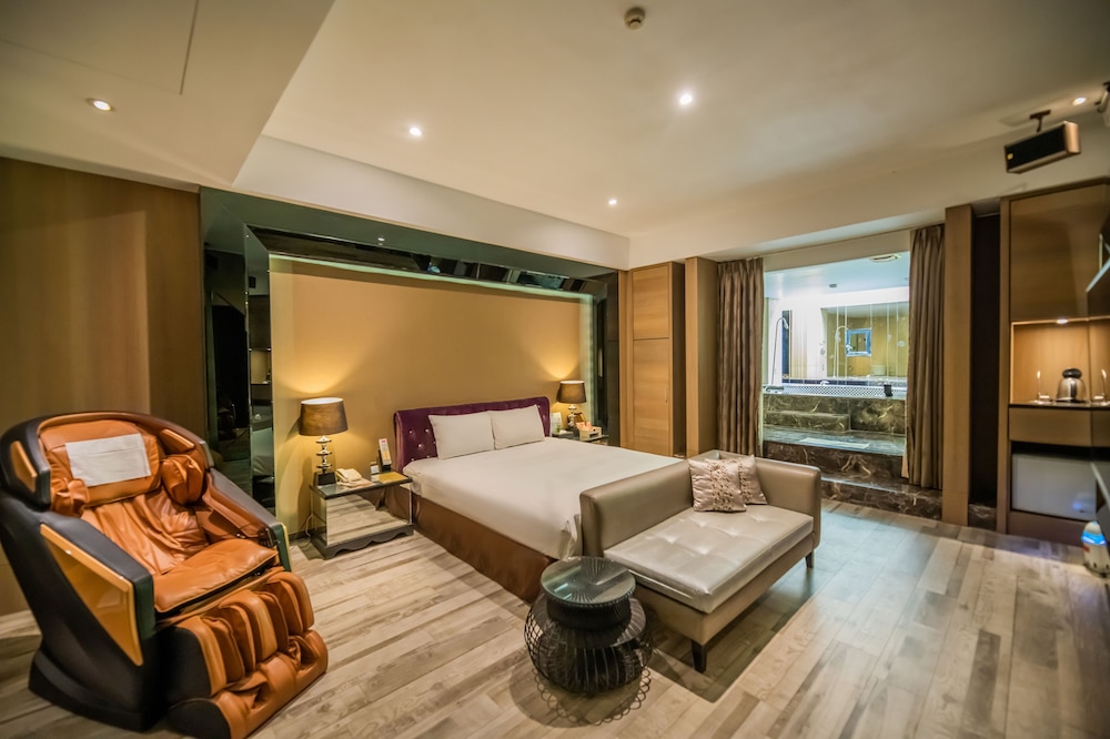 Feng Cai Motel 8/50