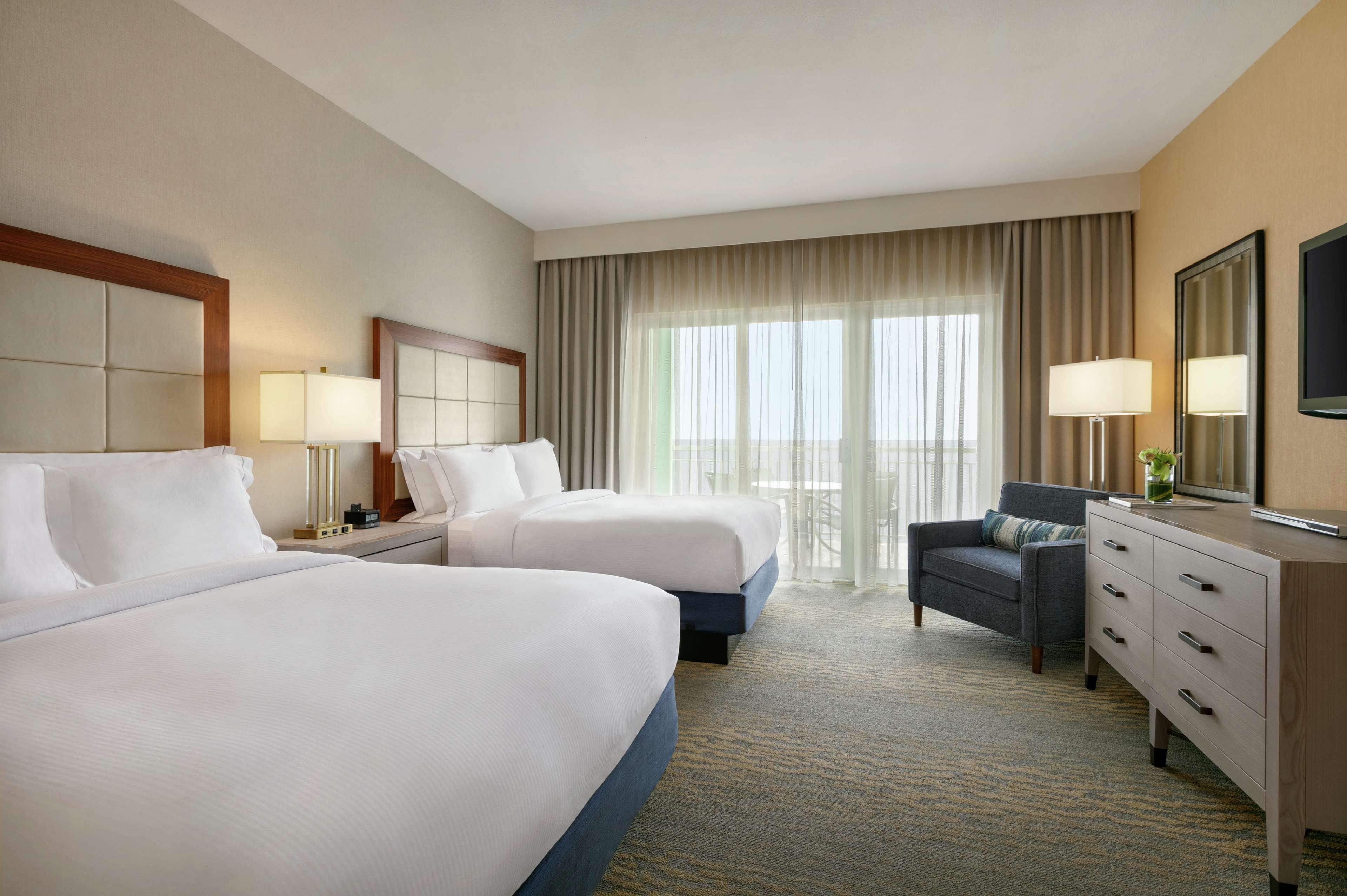 1 BEDROOM, SUITE, 2 QUEEN BEDS, POOL SIDE