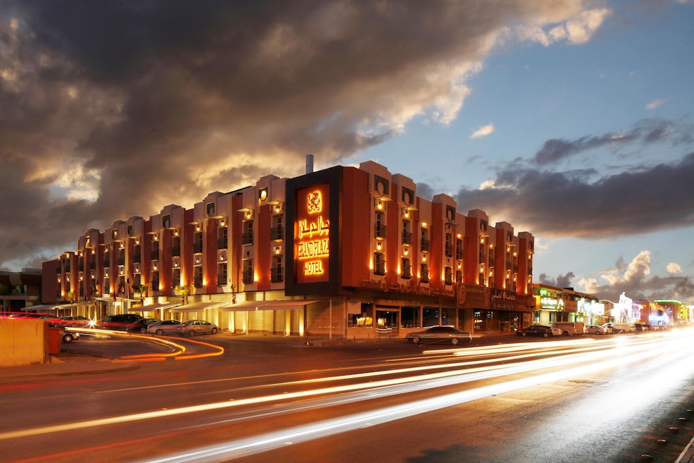 Grand Plaza Hotel - Takhasosi 写真1