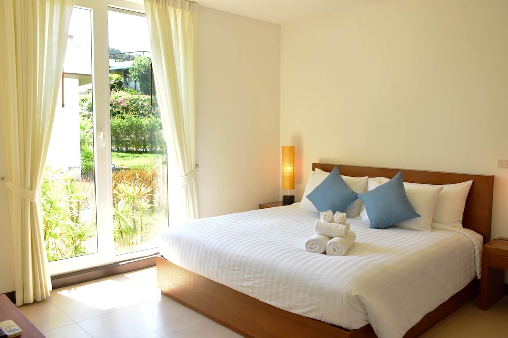 3 BEDROOMS, DELUXE, SUITE