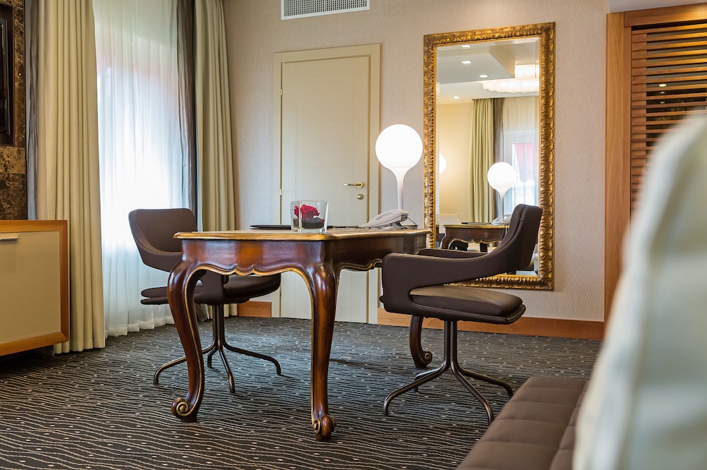 HOTEL ST GOTTHARD 74/84