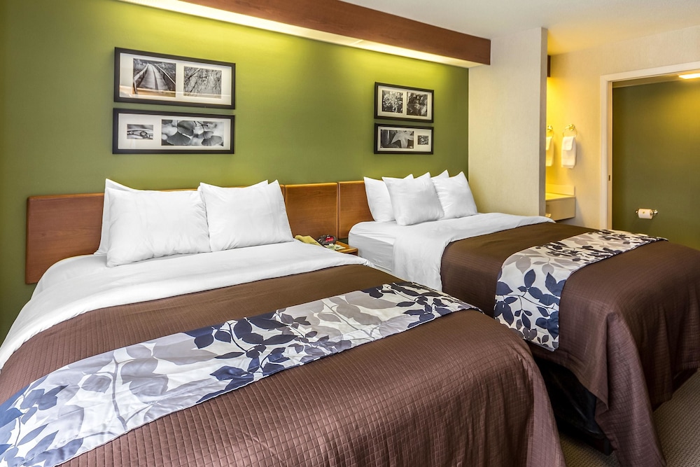 Sleep Inn & Suites Bay View Acme - Traverse City 8/68