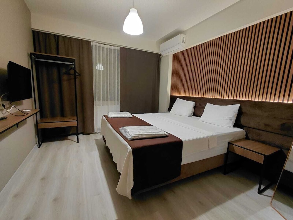 Moda Hotel 7/50
