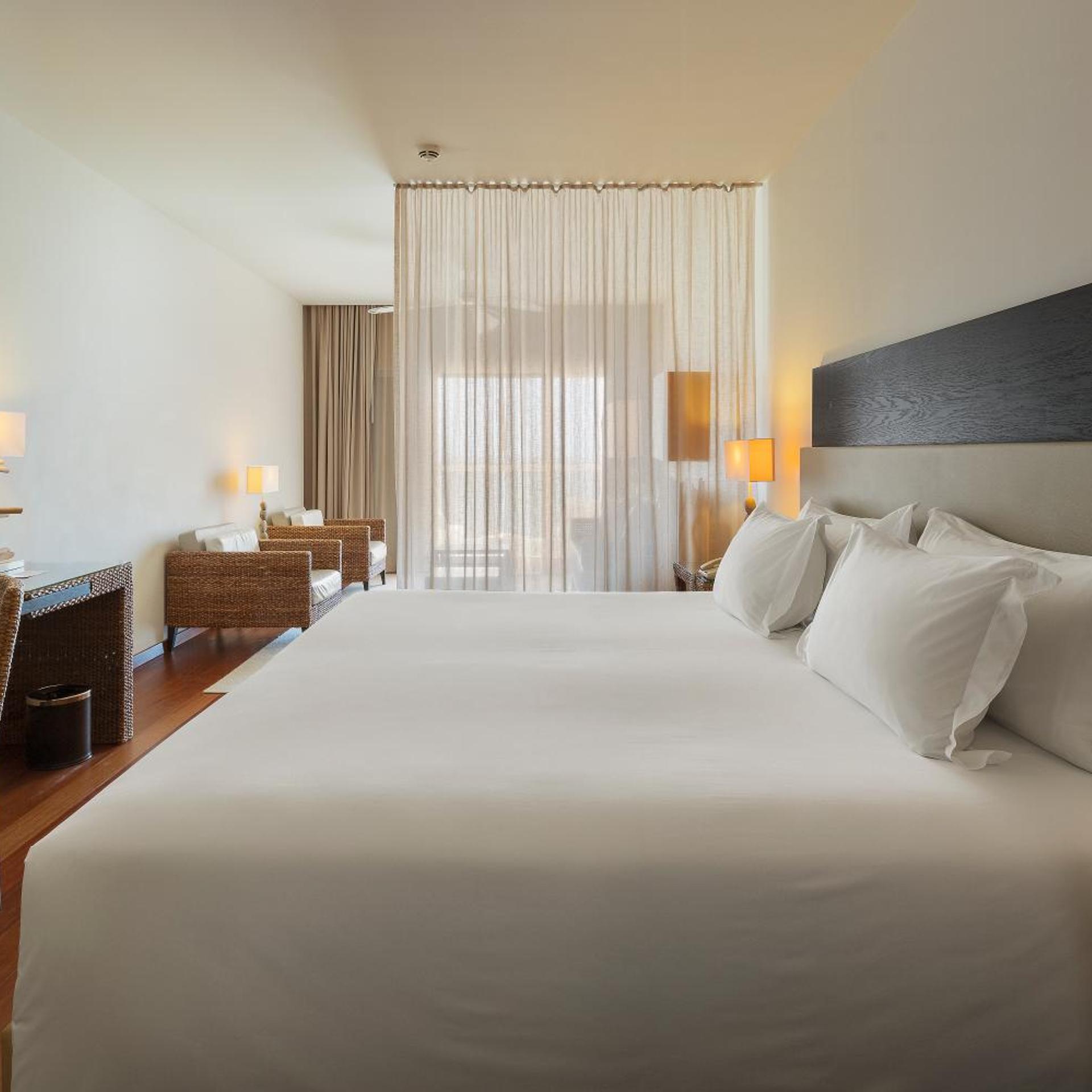 Junior Suite, Double or Twin Bed, Sea Front, High Floor
