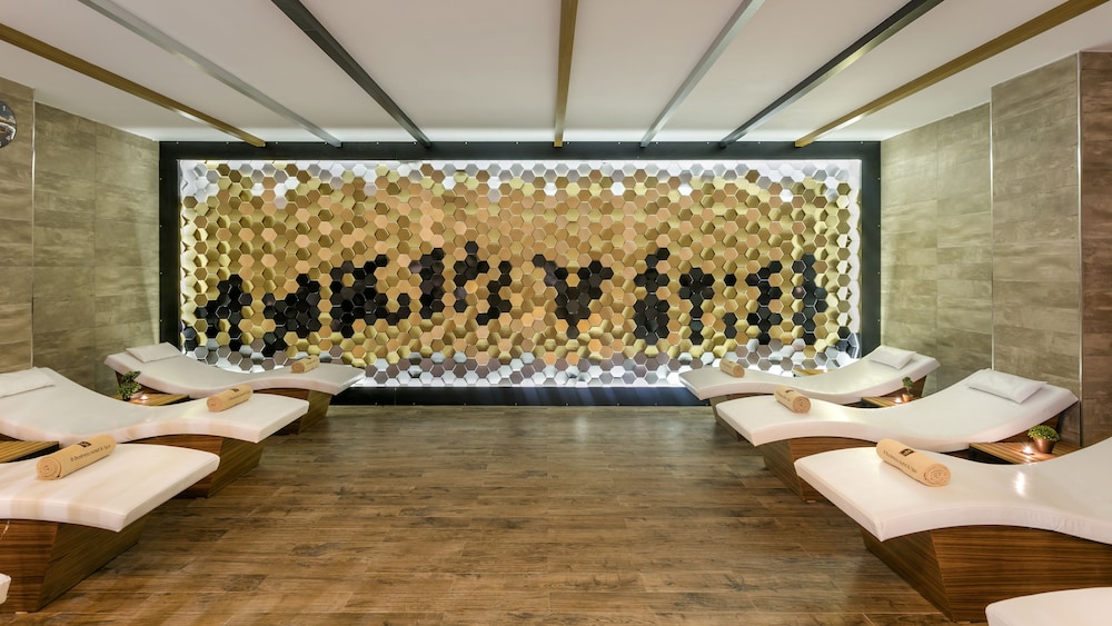 B Business Hotel & Spa 37/53