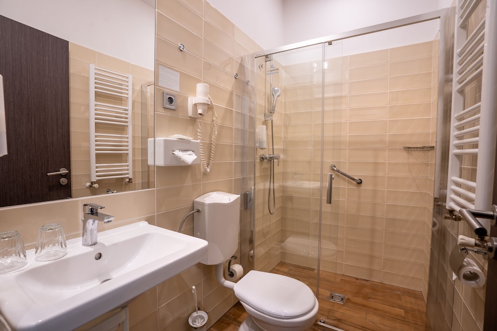 Medos Hotel Budapest 50/50
