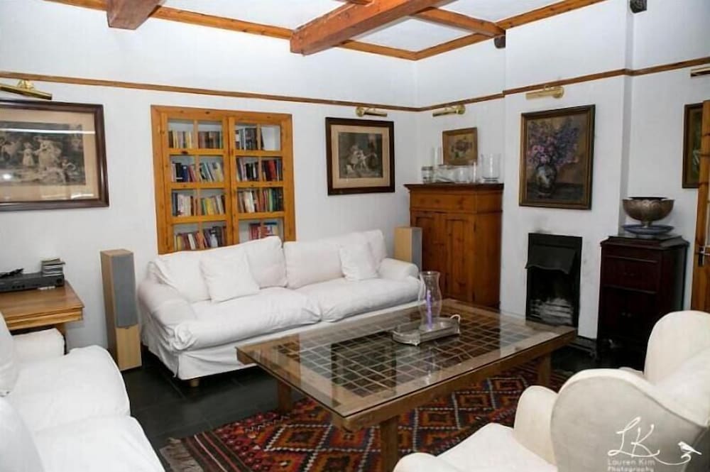 Sandton Farmhouse Executive B&B 21/38