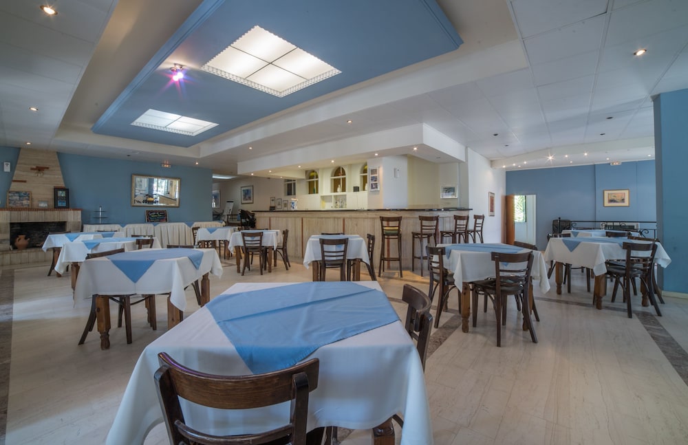 Porto Koukla Beach Hotel 73/89
