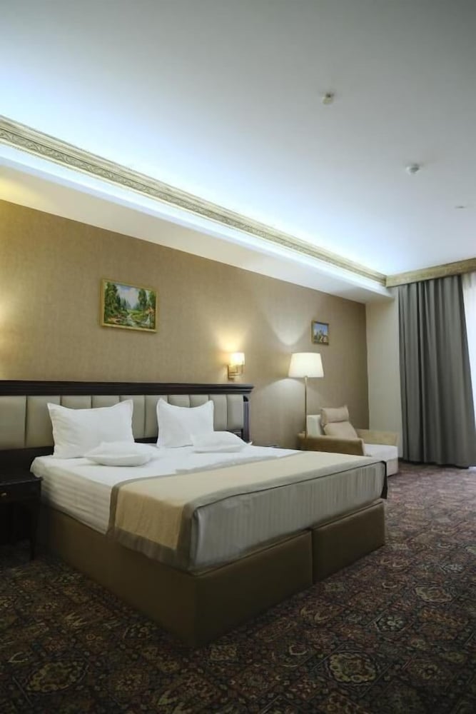 Konyak Hotel 11/62