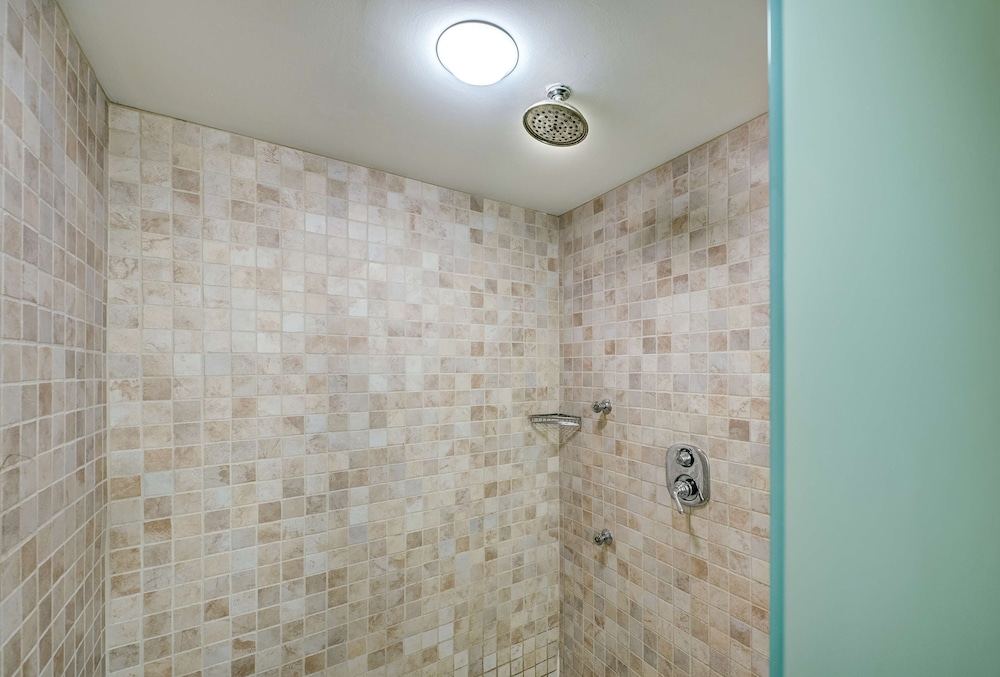 DoubleTree by Hilton Hotel Tinton Falls - Eatontown 19/51