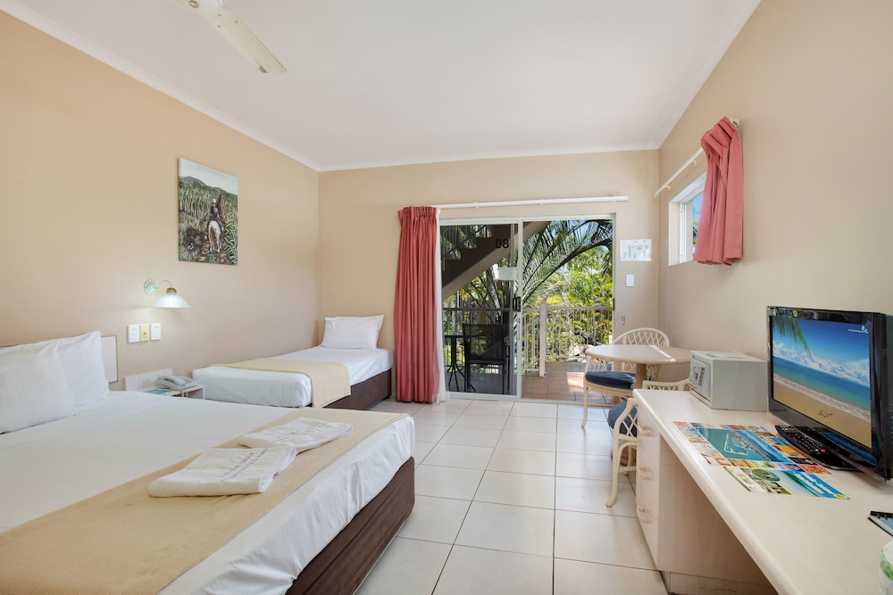 Hotel Tropiq 75/95